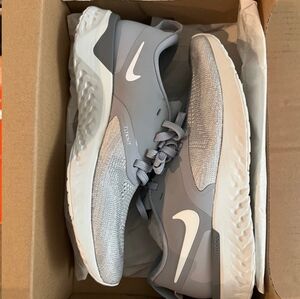 Womens nike shoes size 6.5